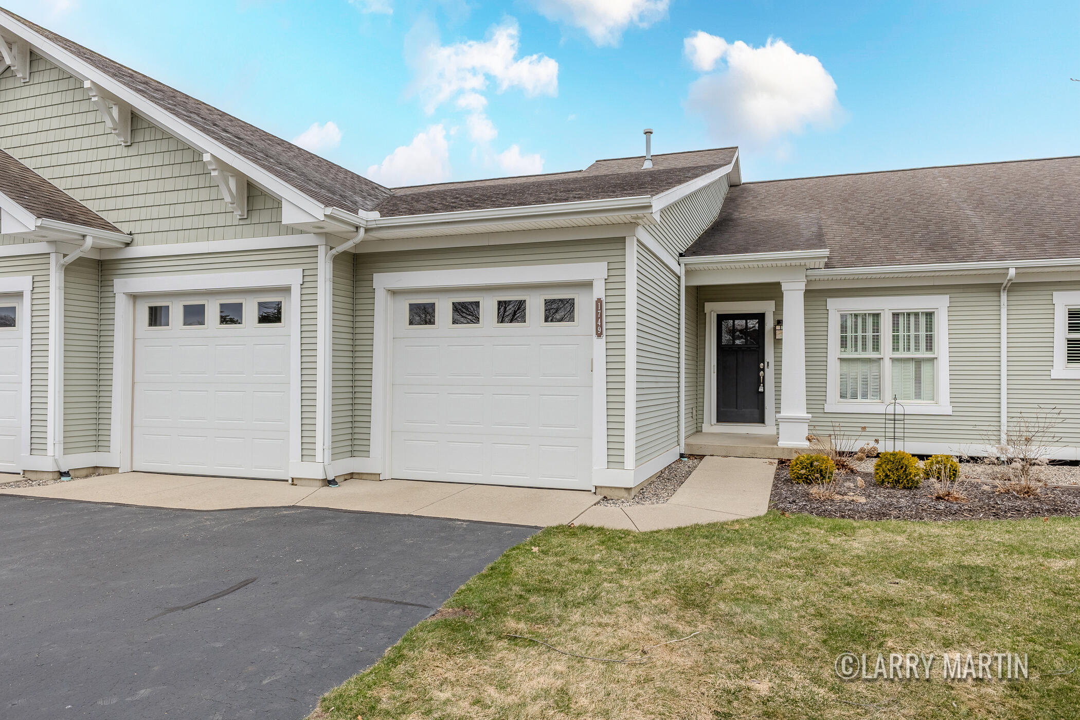 1749 N Trillium Circle