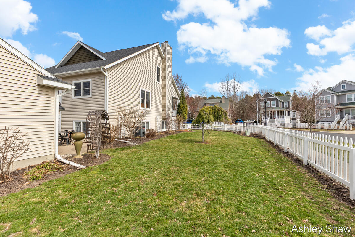 448 Summer Grv Drive