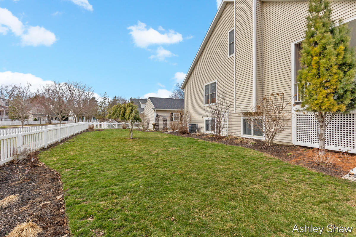 448 Summer Grv Drive