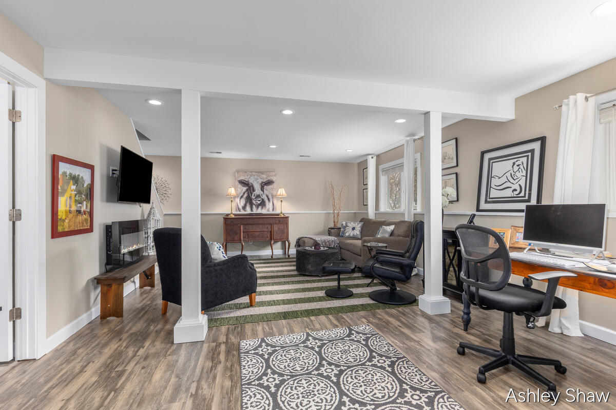 448 Summer Grv Drive