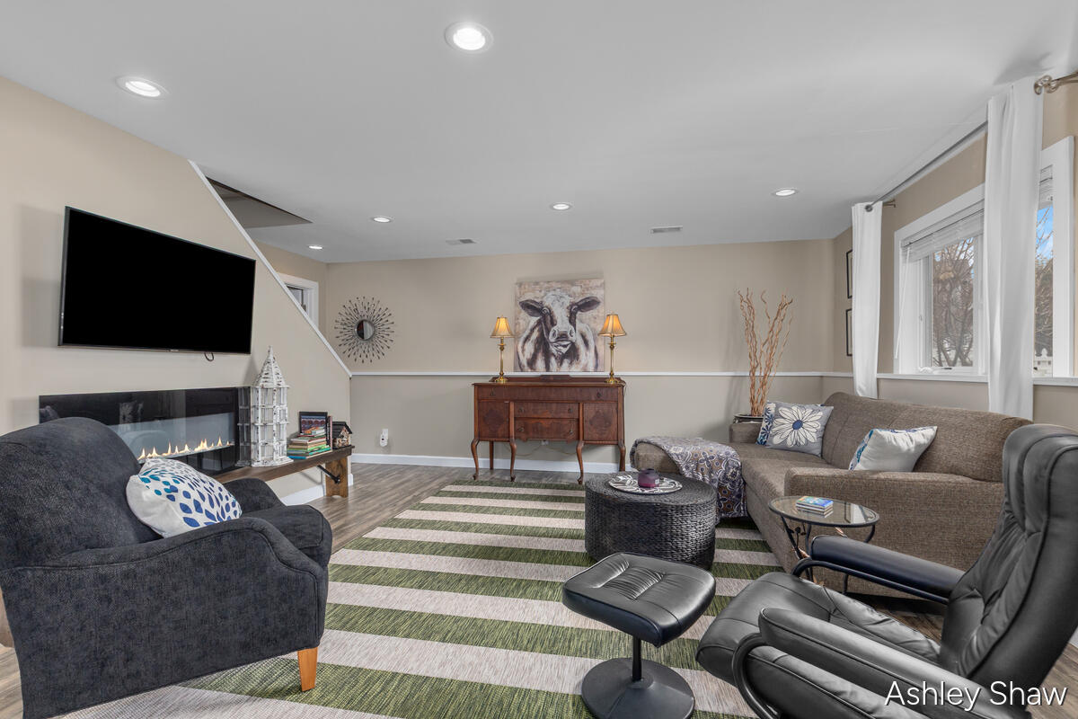 448 Summer Grv Drive