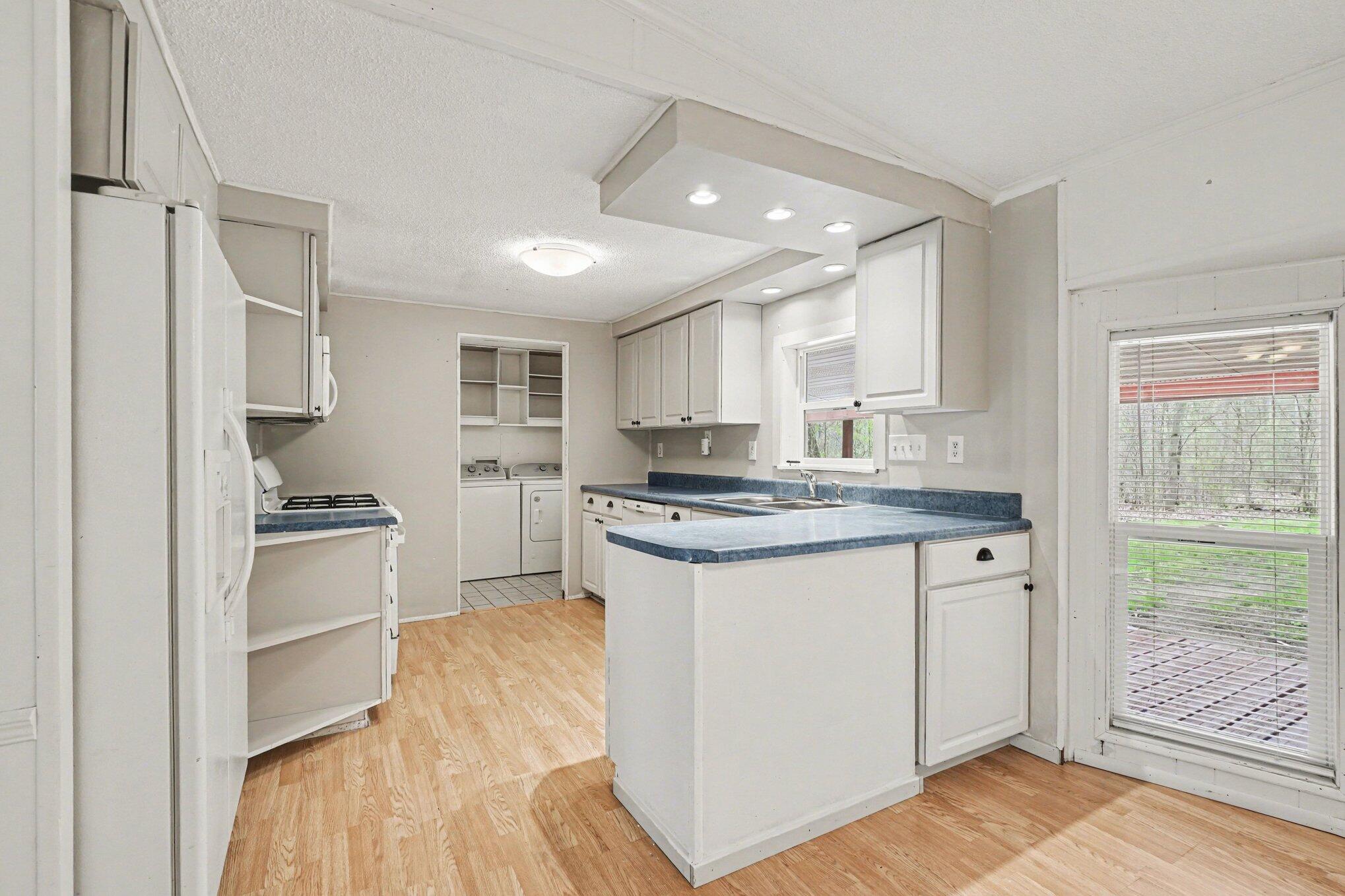 2418 Lincoln Road