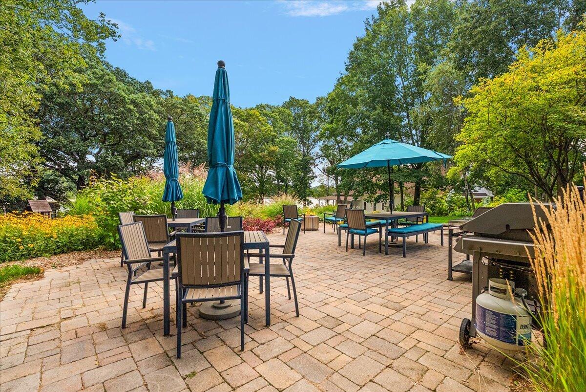 2380 W Shore Drive