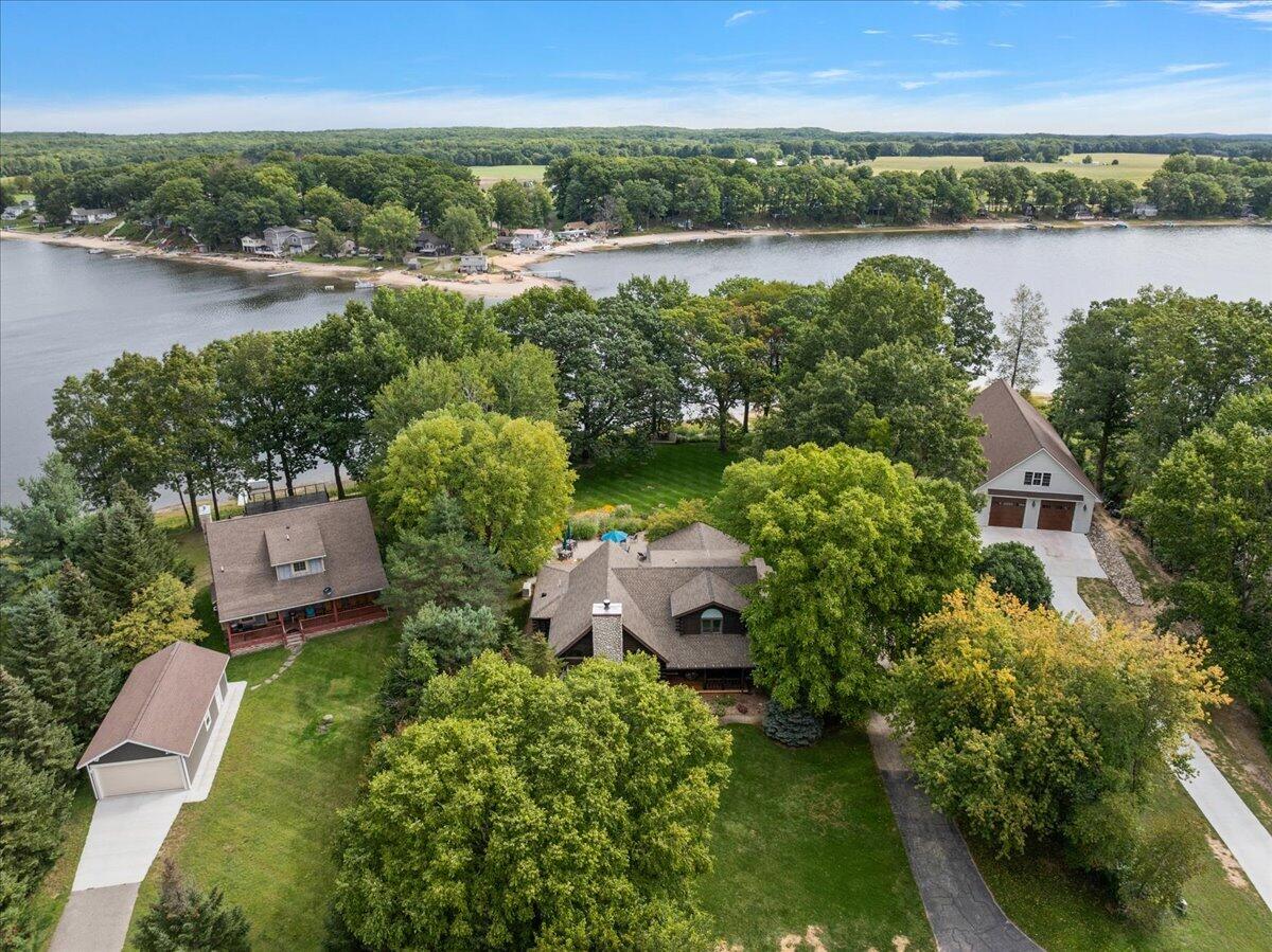 2380 W Shore Drive