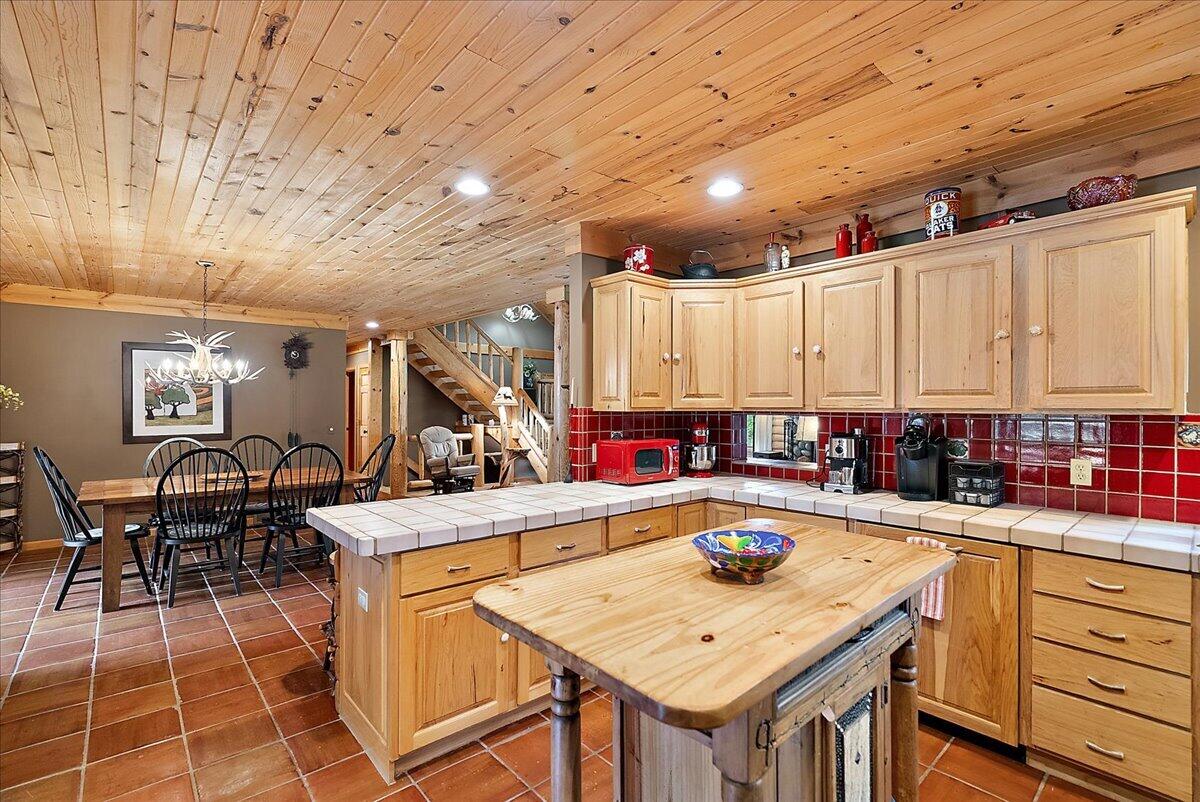 2380 W Shore Drive