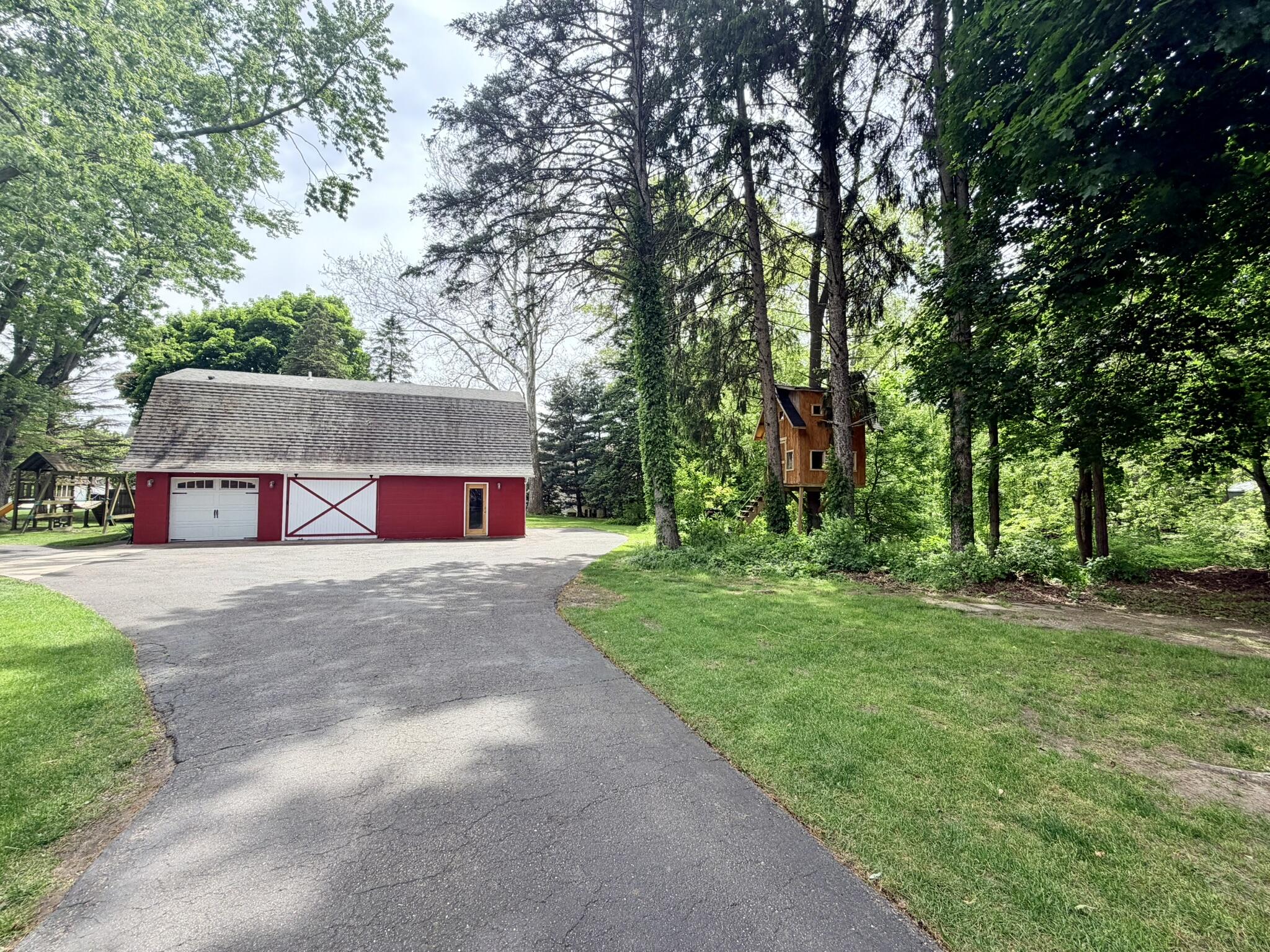 1346 W Marquette Woods Road, St. Joseph