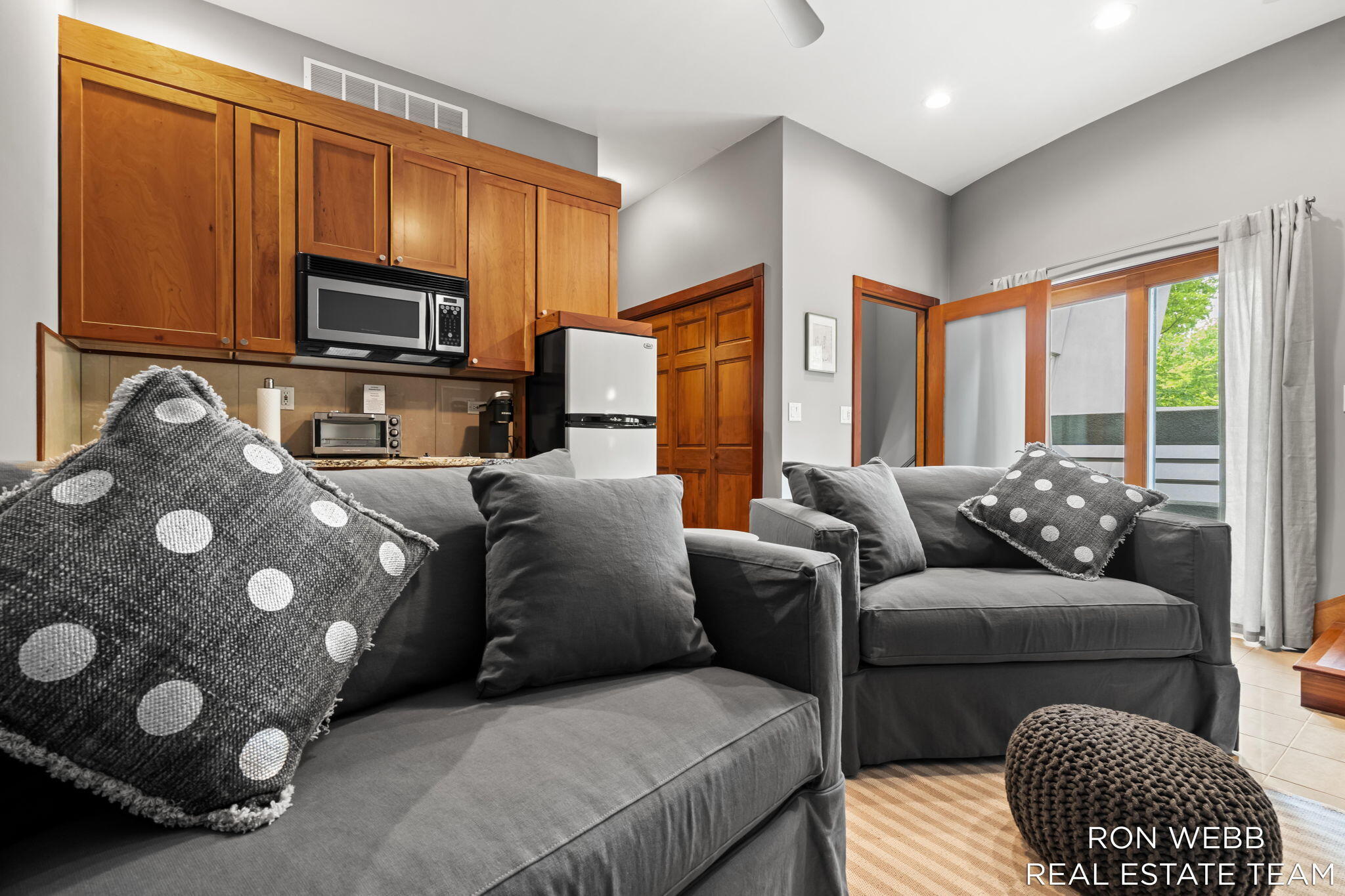 1234 Shorecrest Drive