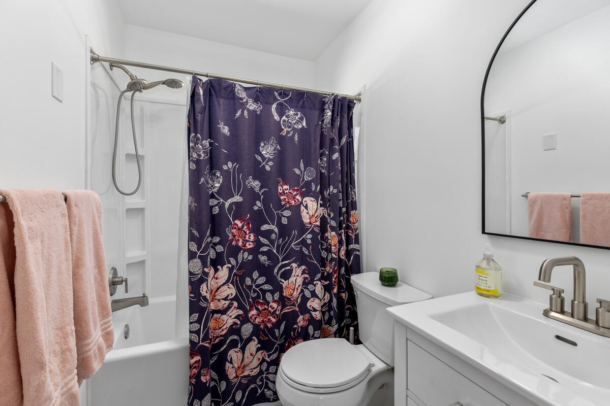 525 W 22nd Street