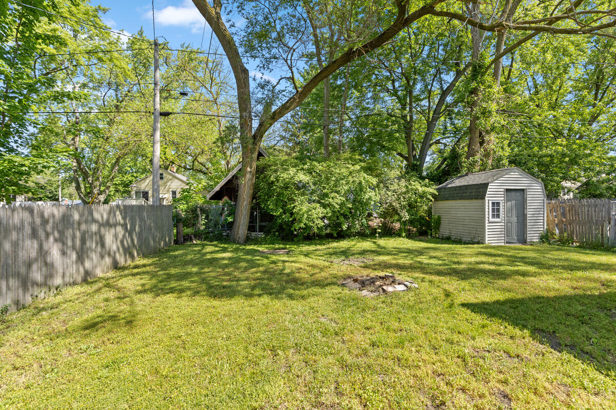 525 W 22nd Street