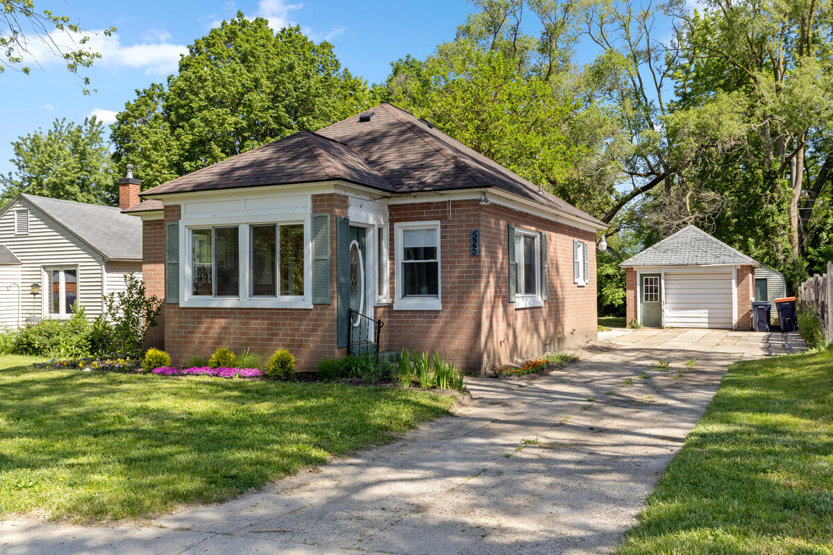 525 W 22nd Street