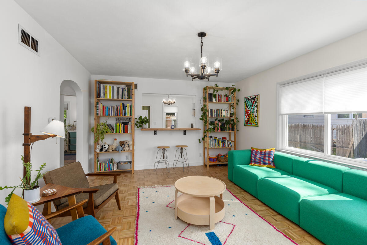 525 W 22nd Street
