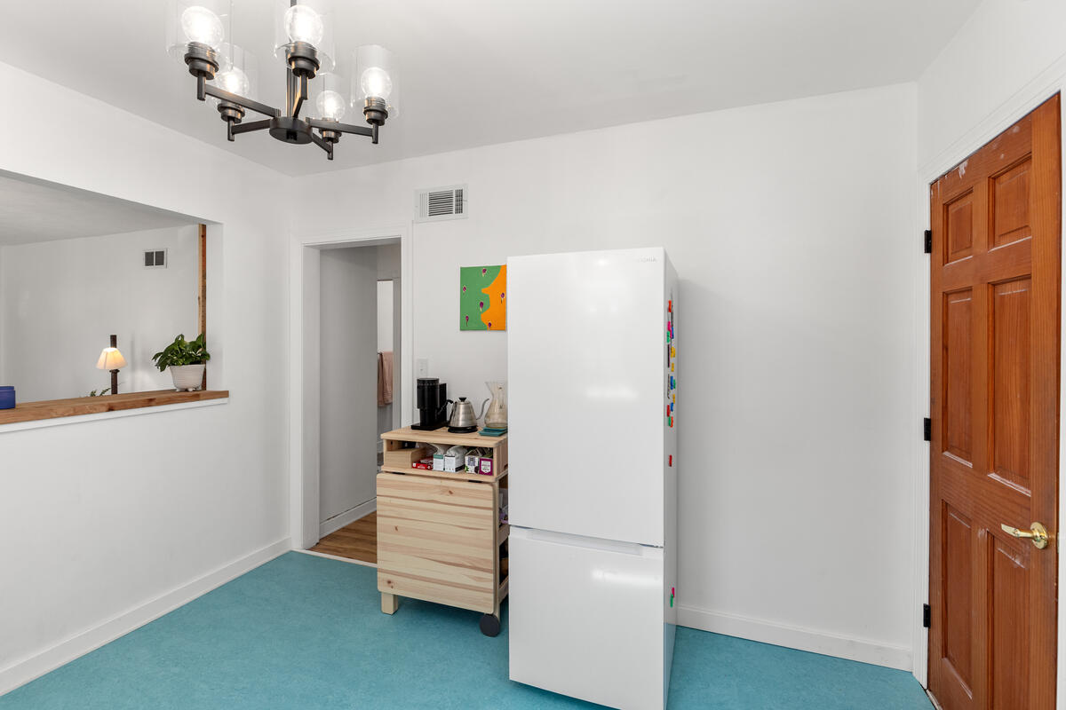 525 W 22nd Street