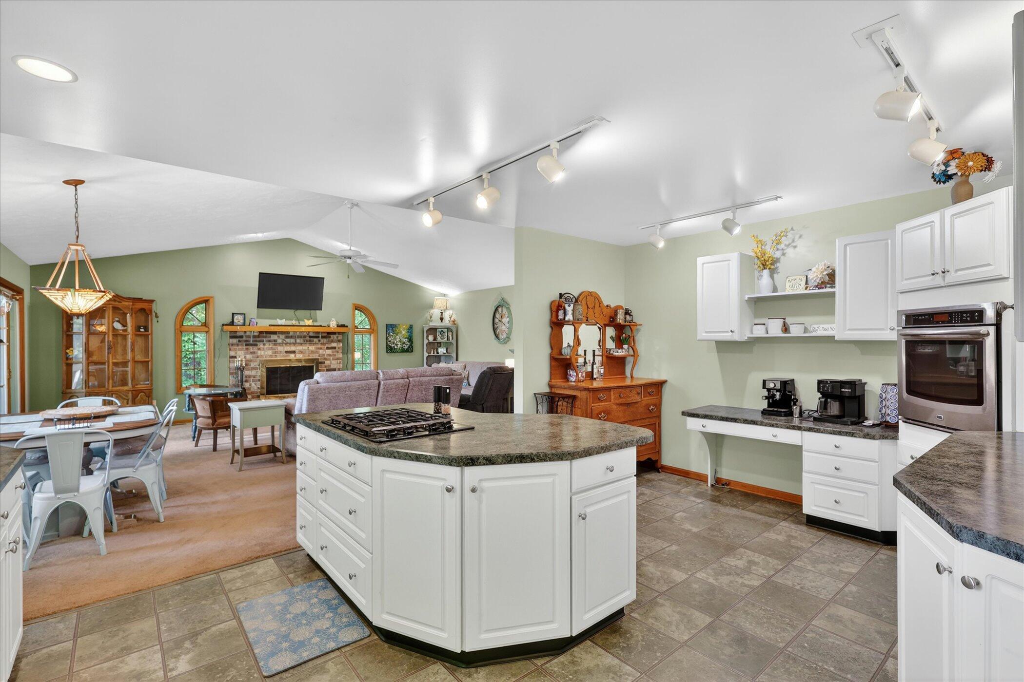 1286 Bridge Road