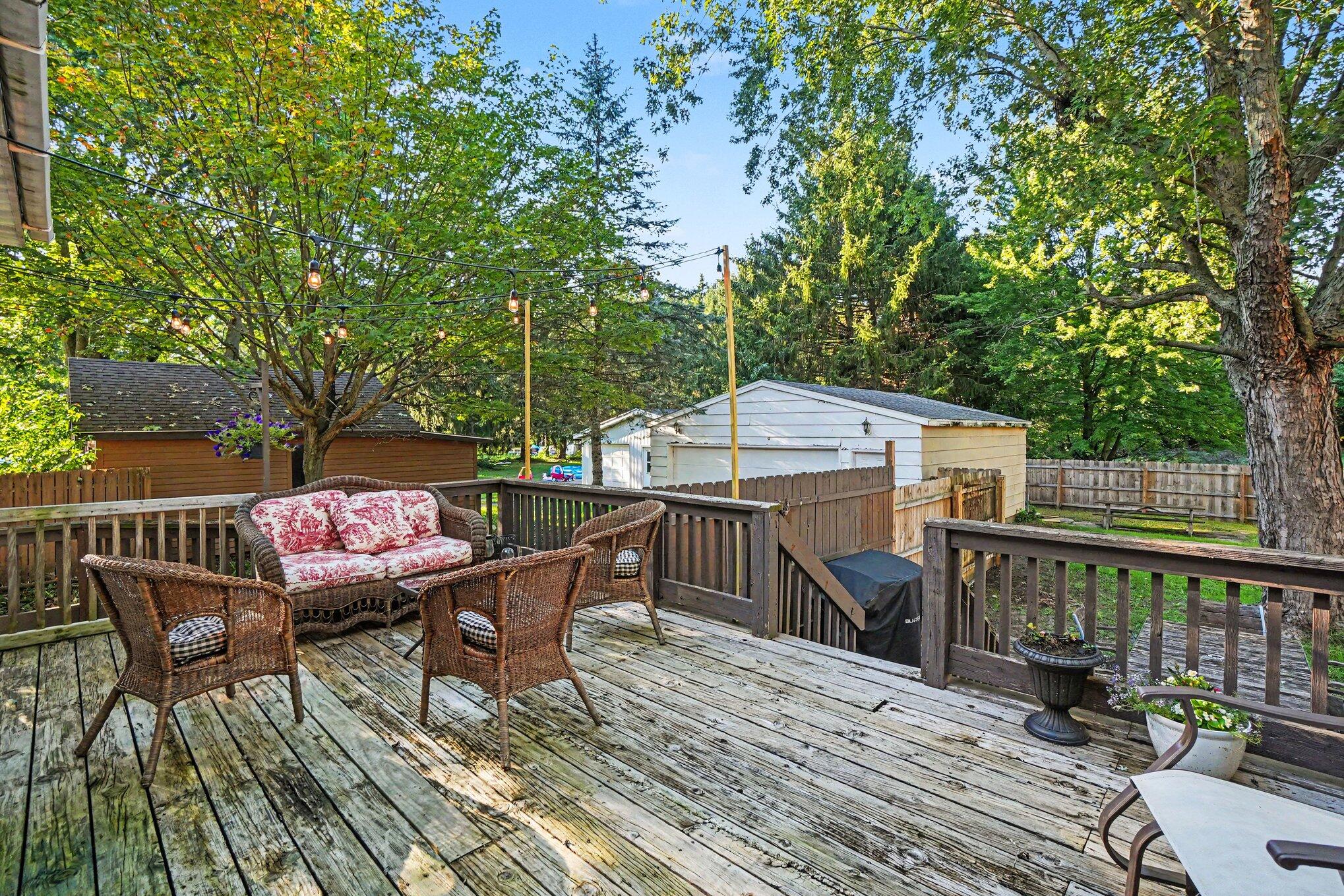 461 W Lakewood Boulevard