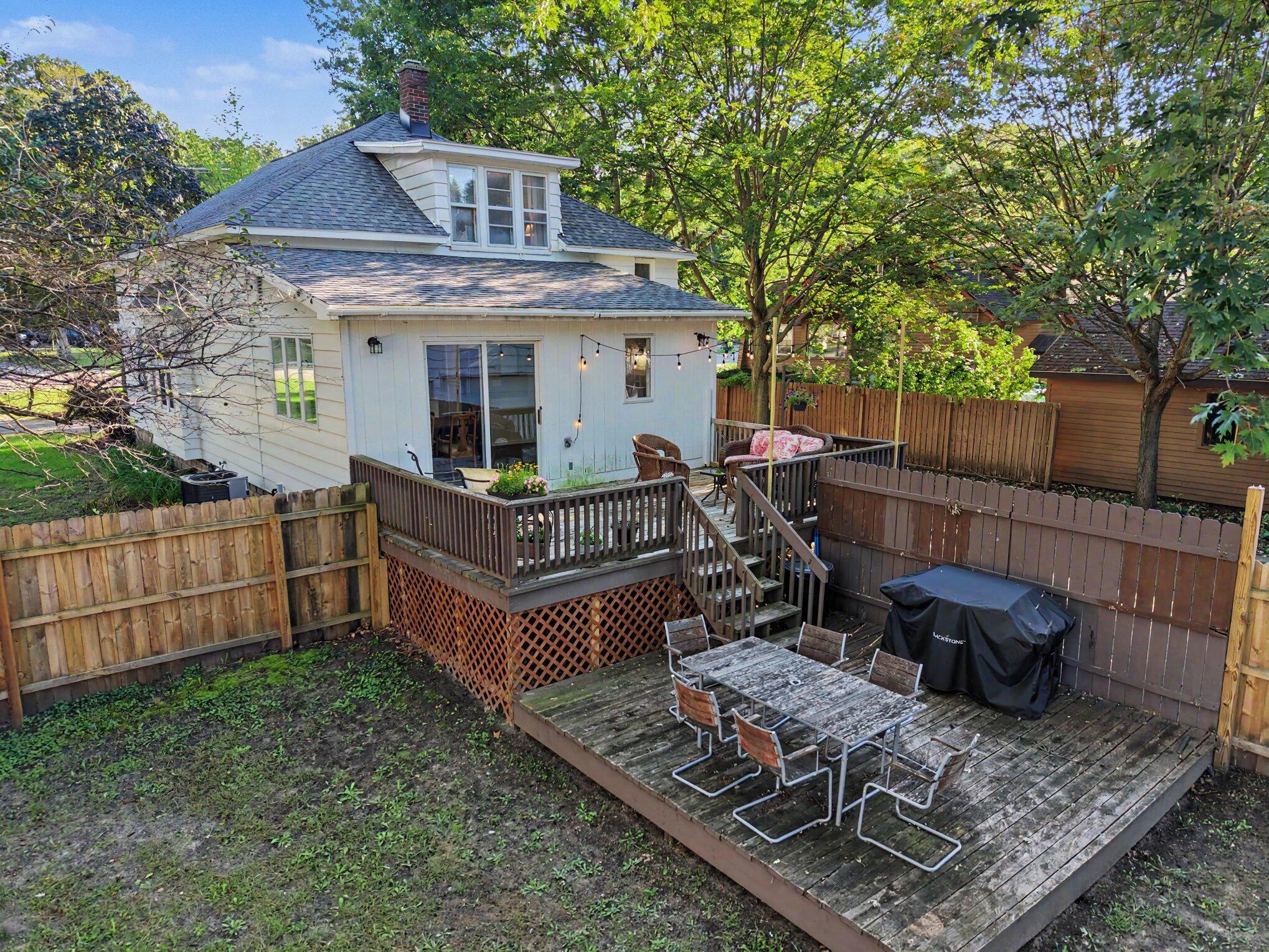 461 W Lakewood Boulevard