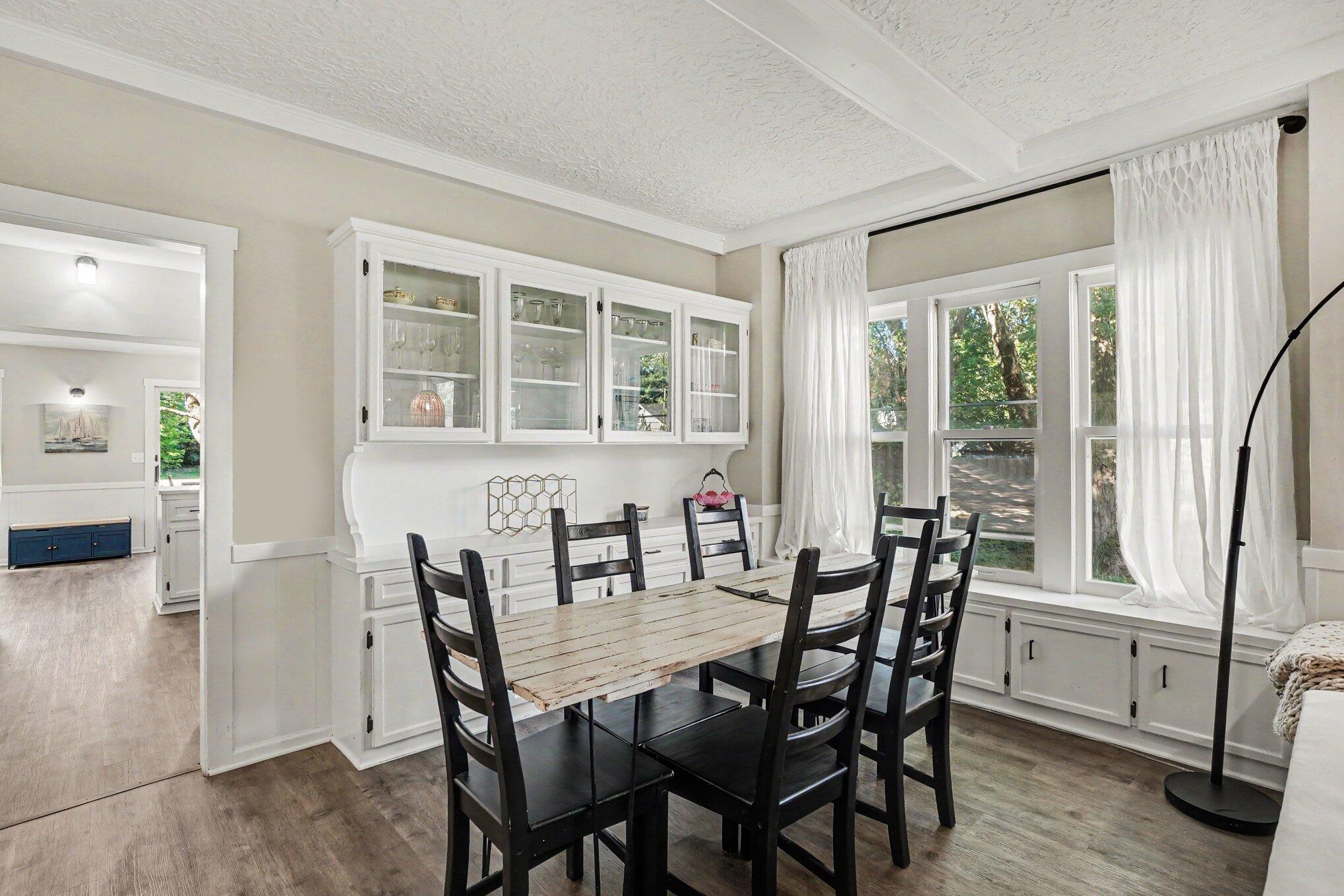 461 W Lakewood Boulevard