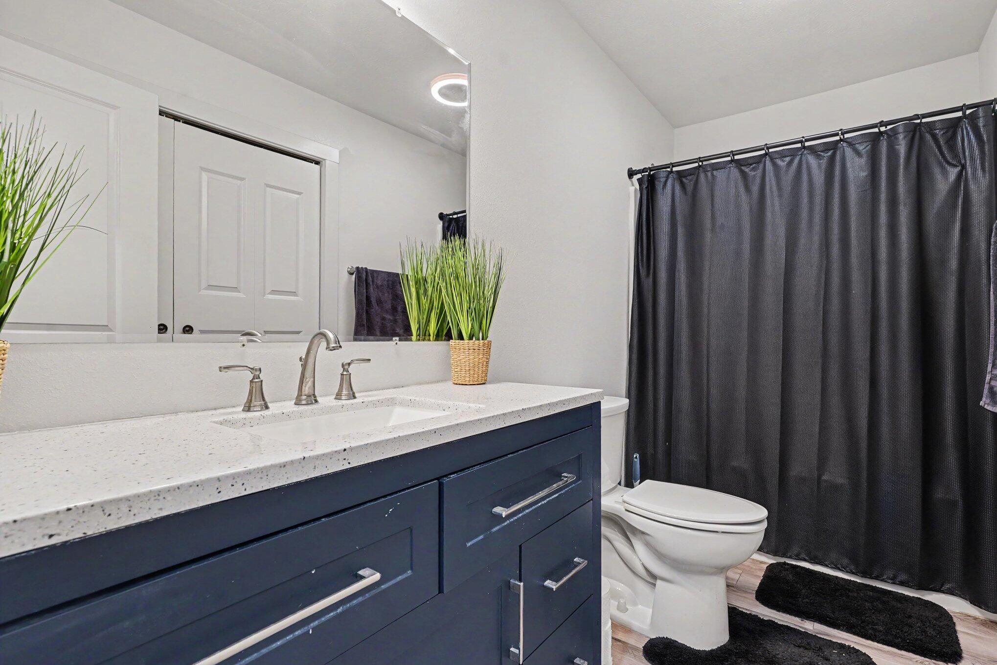 532 W River Road