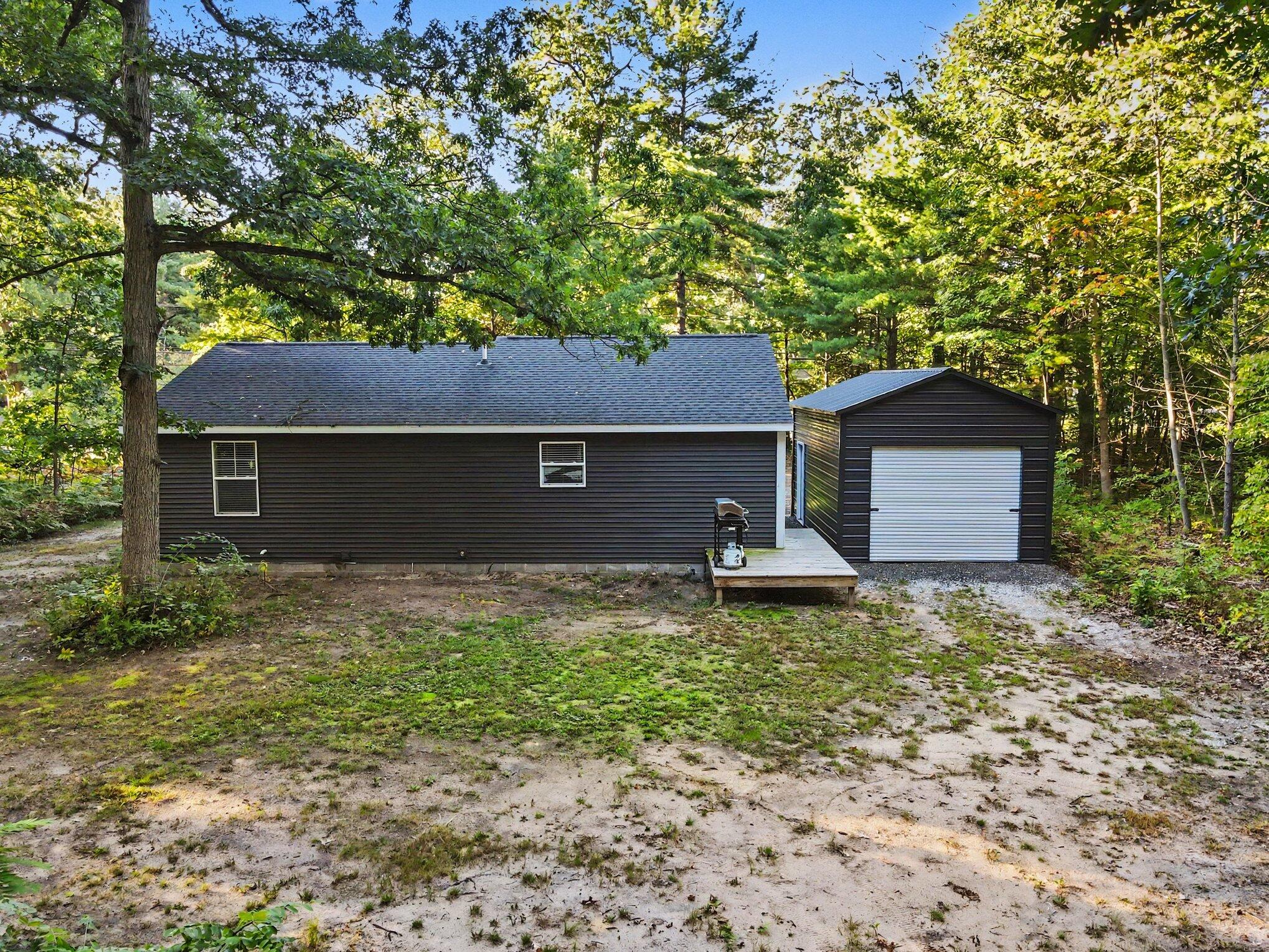 532 W River Road