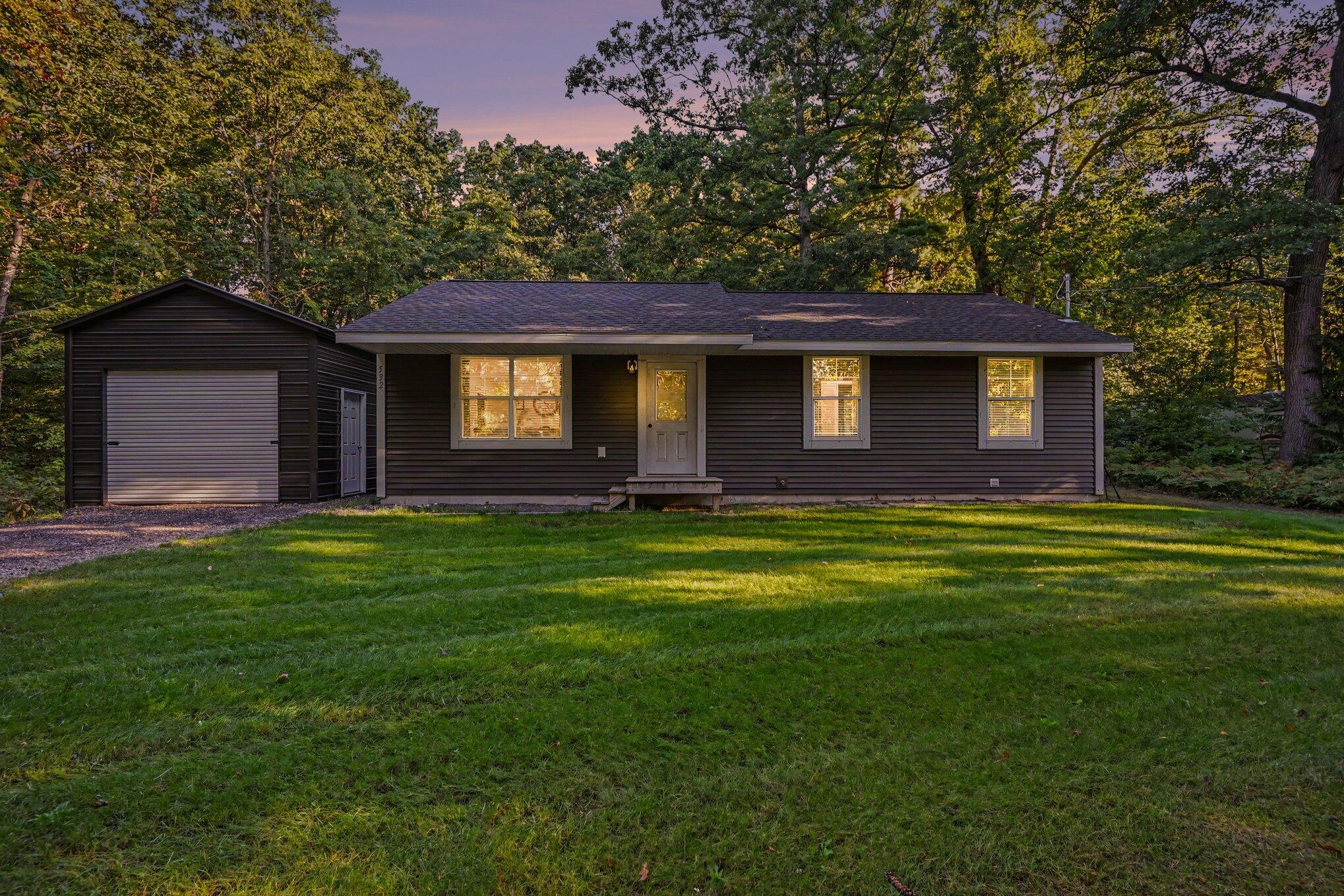 532 W River Road