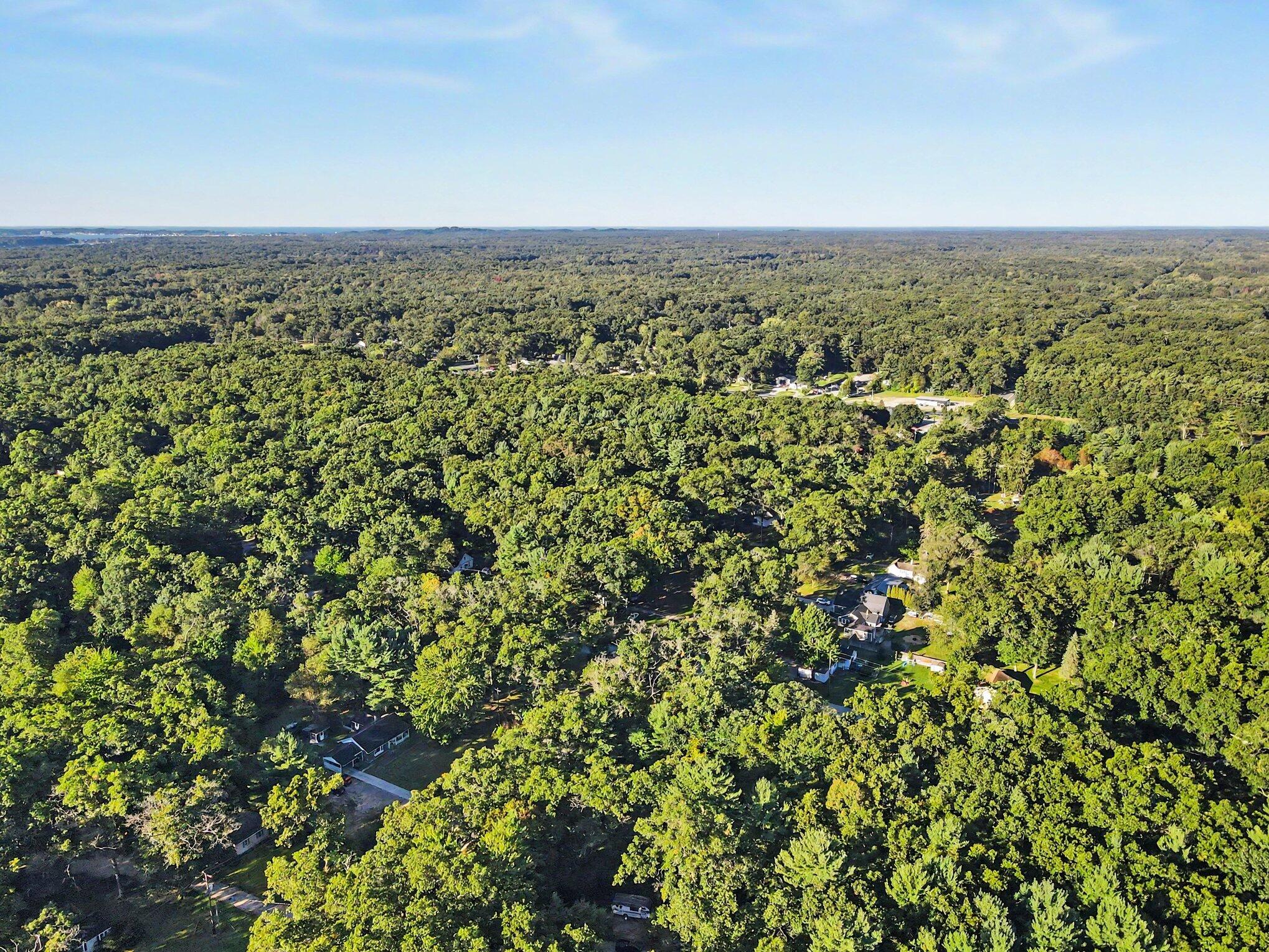 532 W River Road