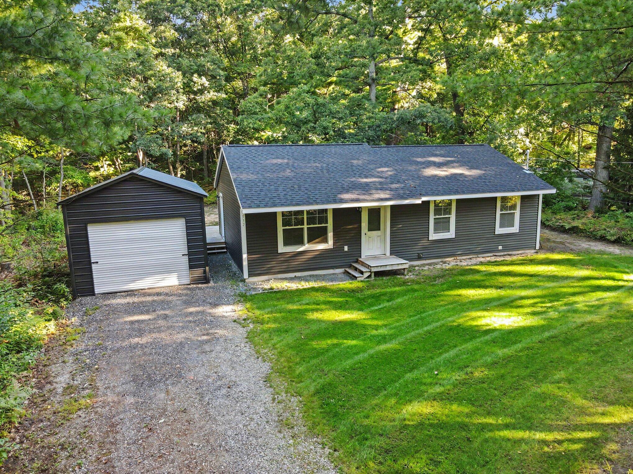 532 W River Road