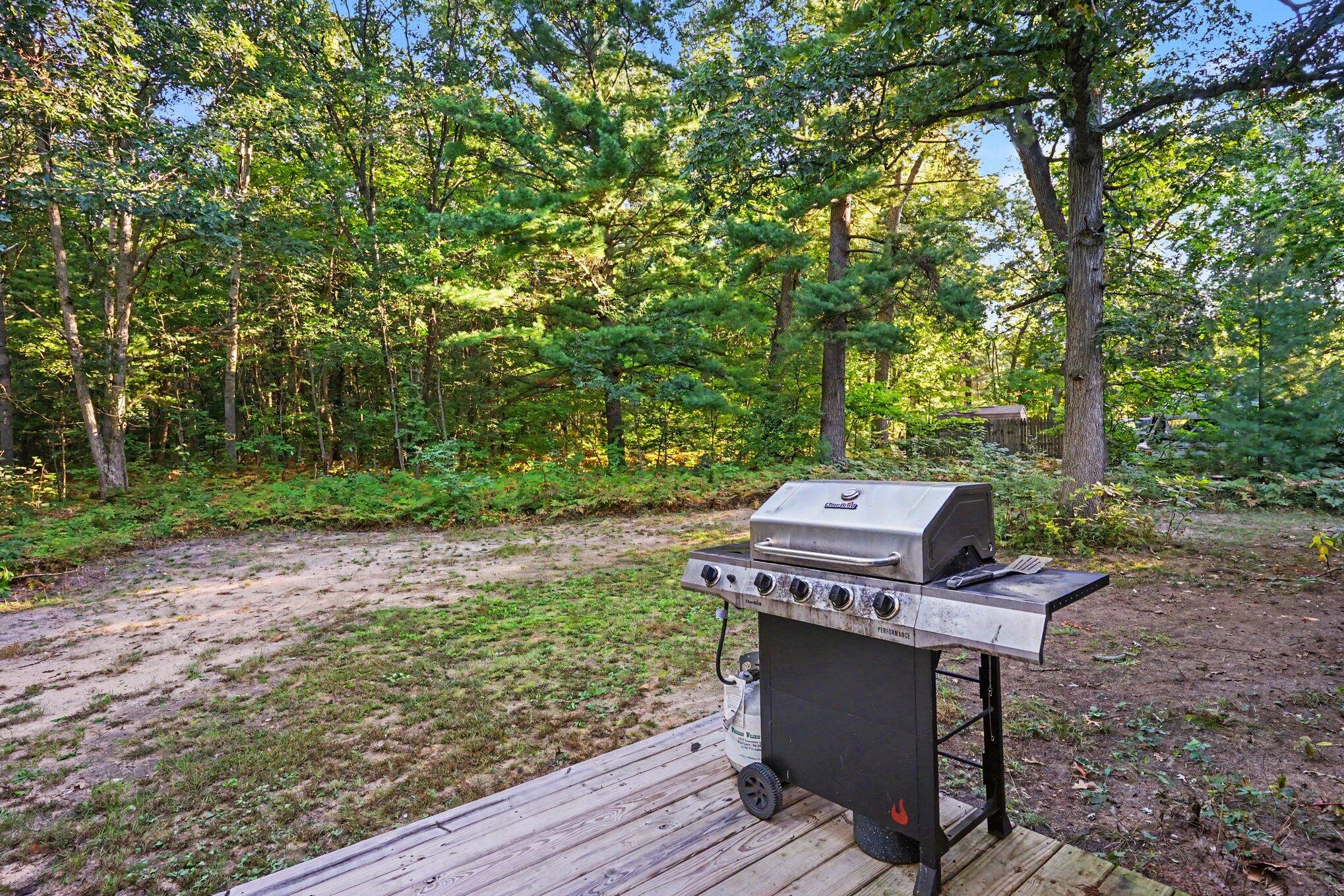 532 W River Road