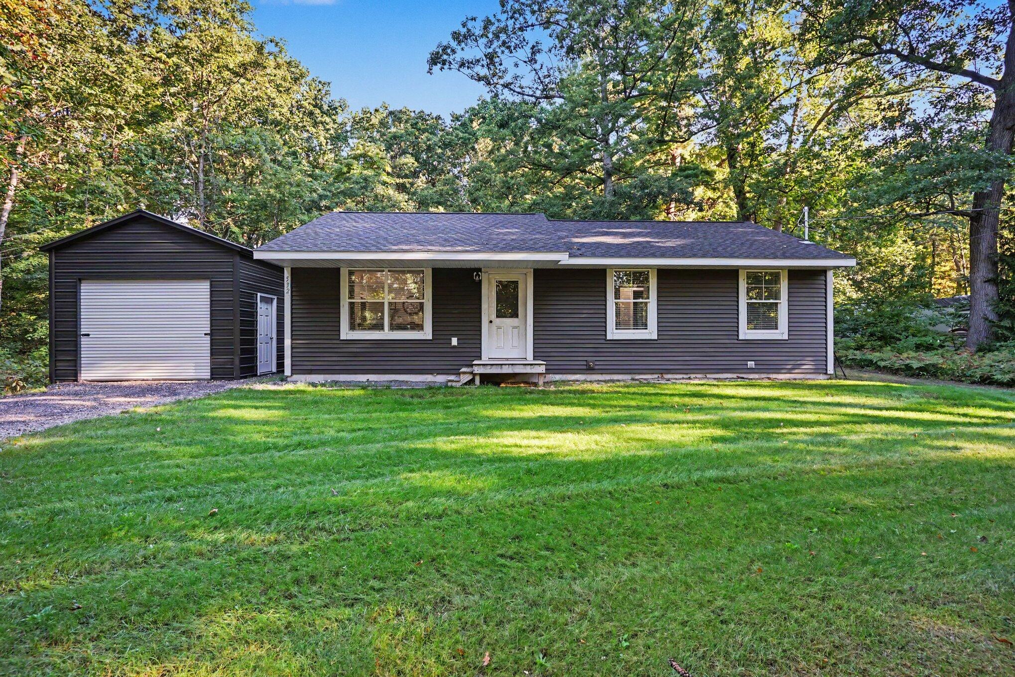 532 W River Road