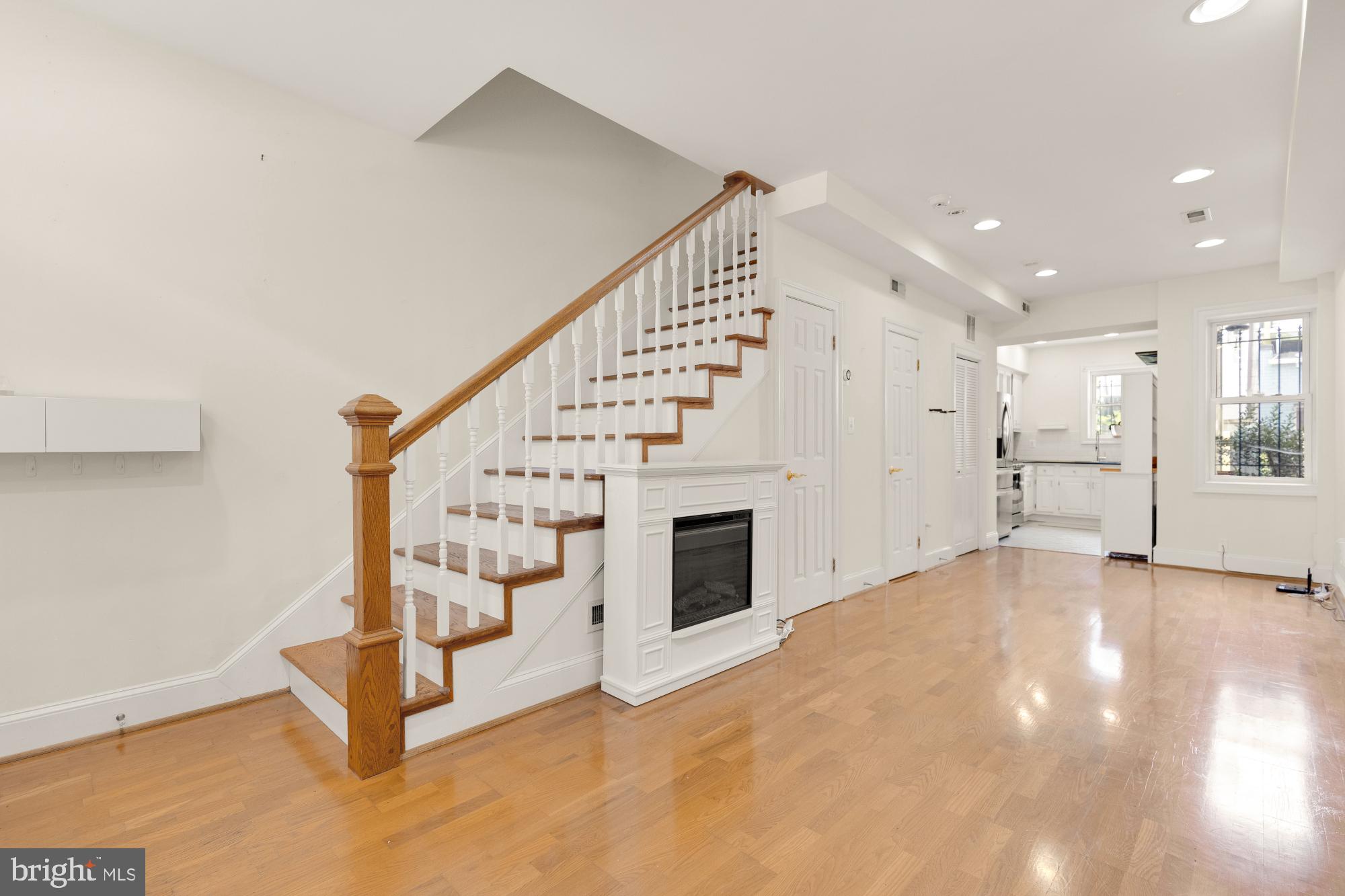 1239 Wylie St NE