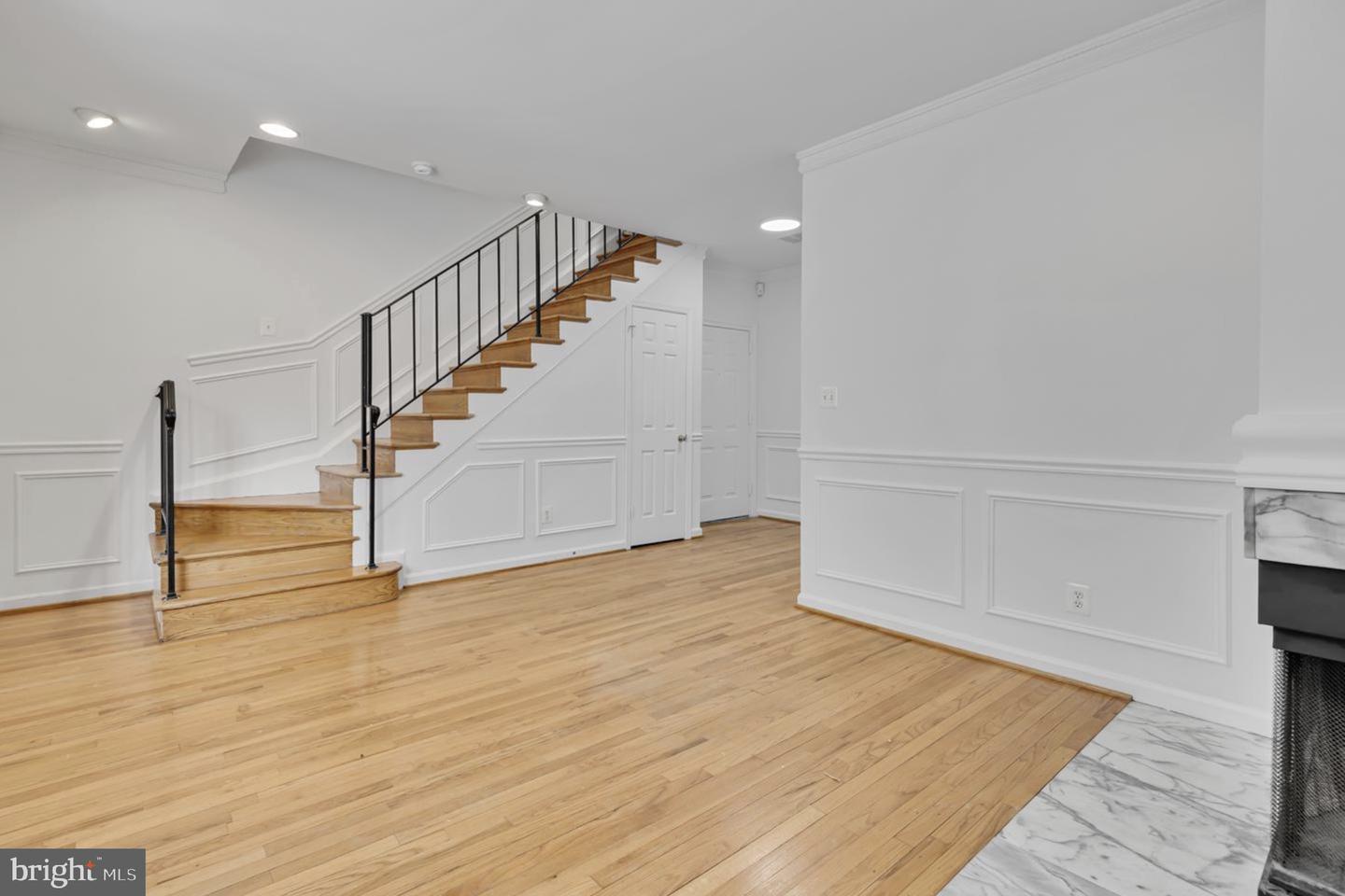 1225 N St NW #E