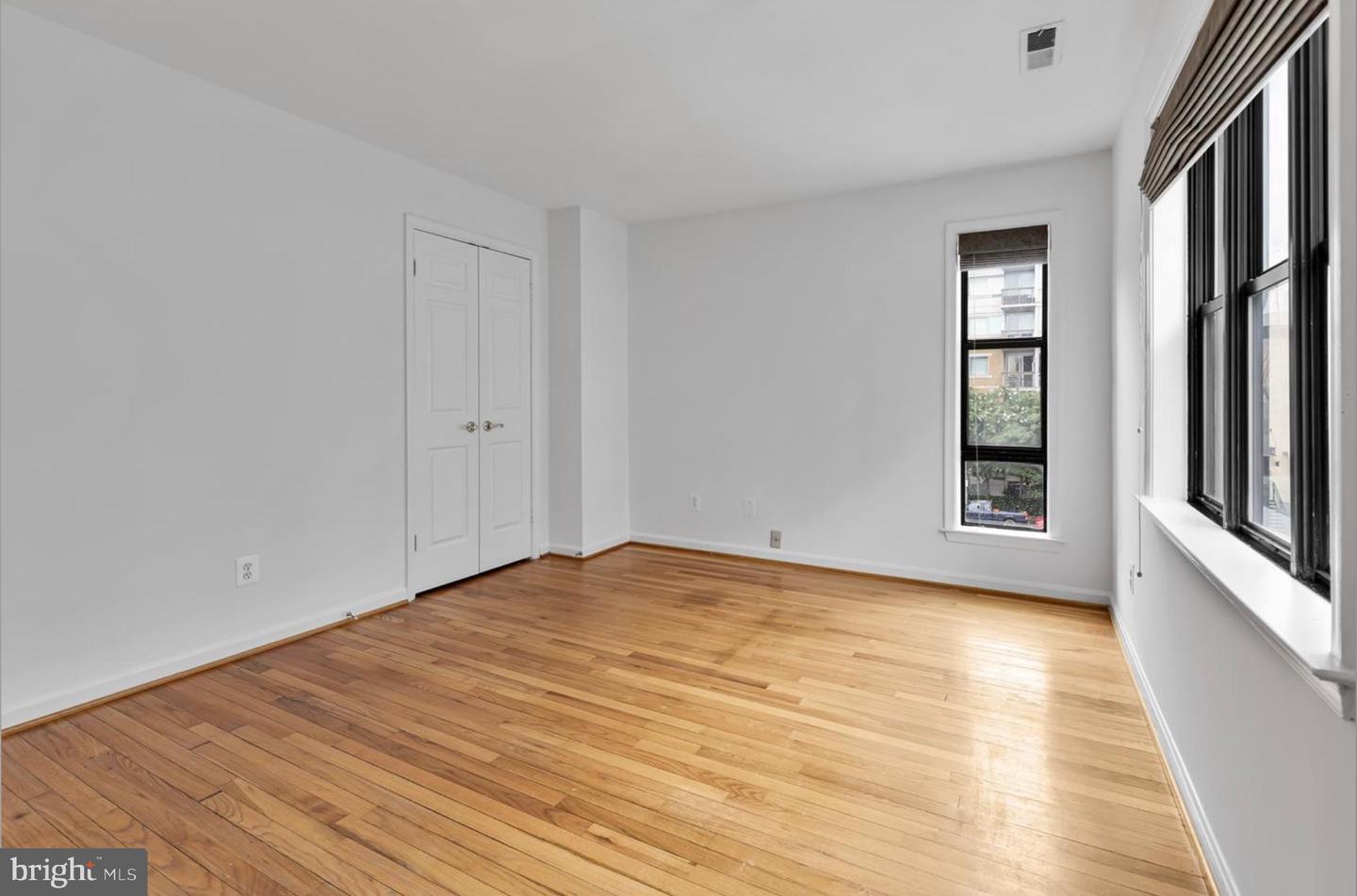 1225 N St NW #E