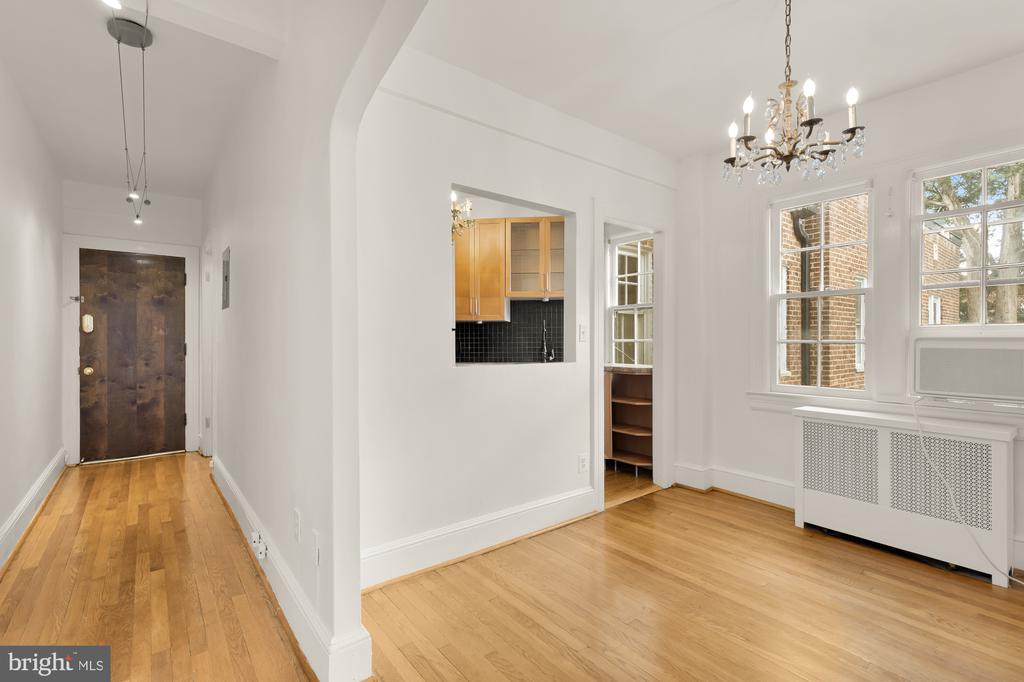 222 FARRAGUT STREET NW 204