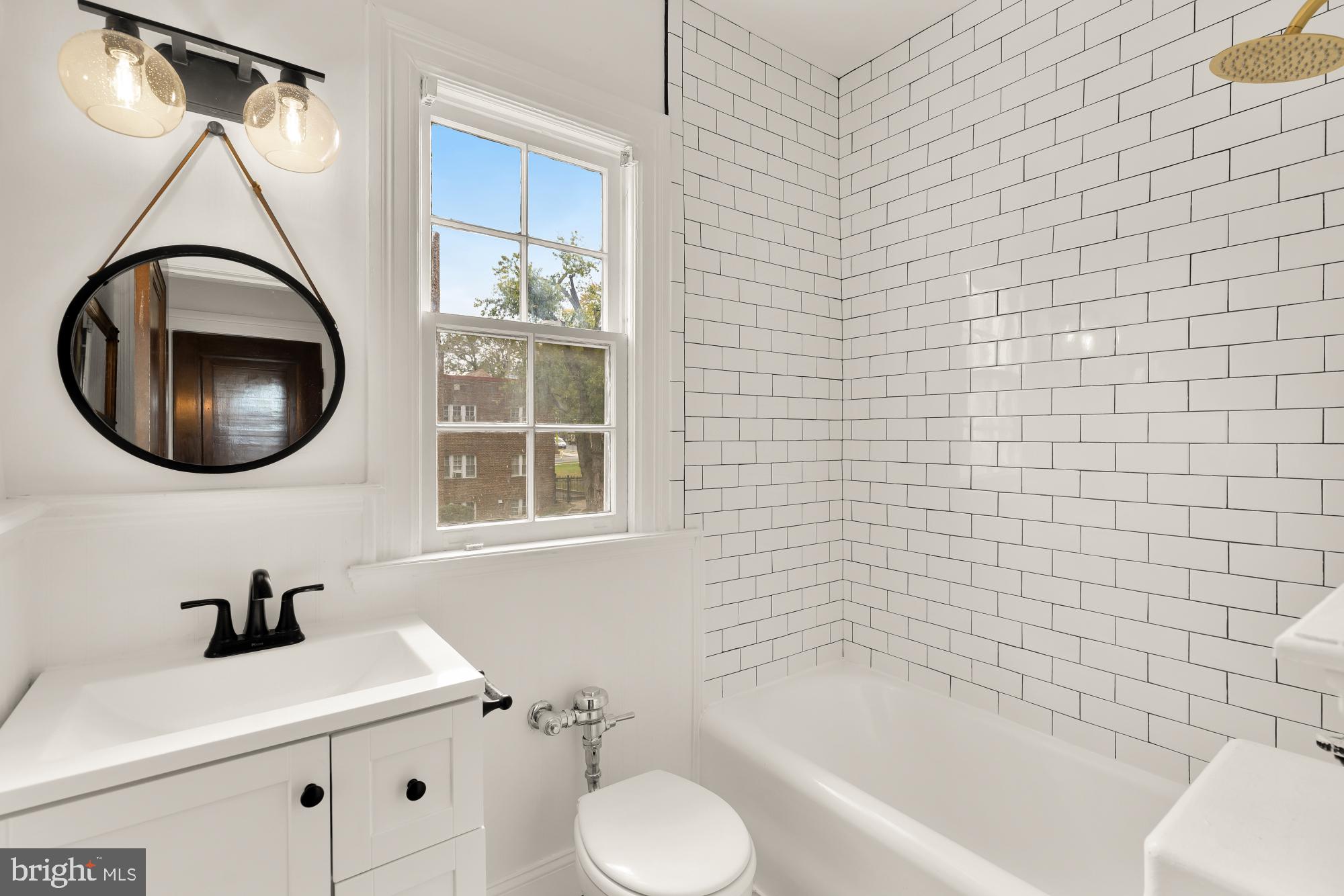 222 FARRAGUT STREET NW 204