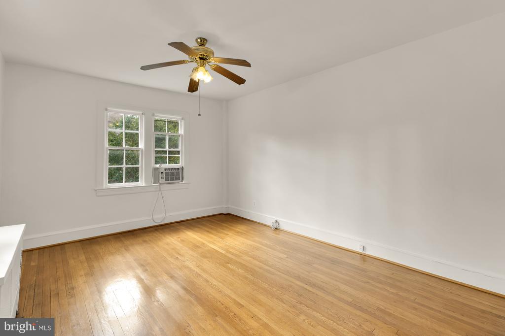 222 FARRAGUT STREET NW 204
