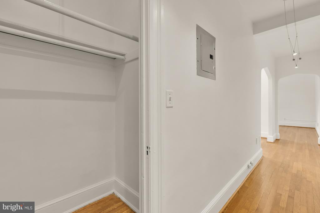 222 FARRAGUT STREET NW 204