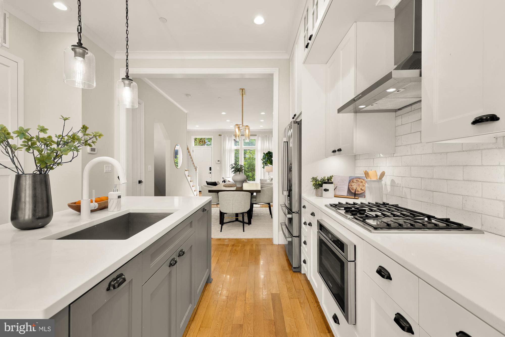 415 GUETHLER'S WAY SE