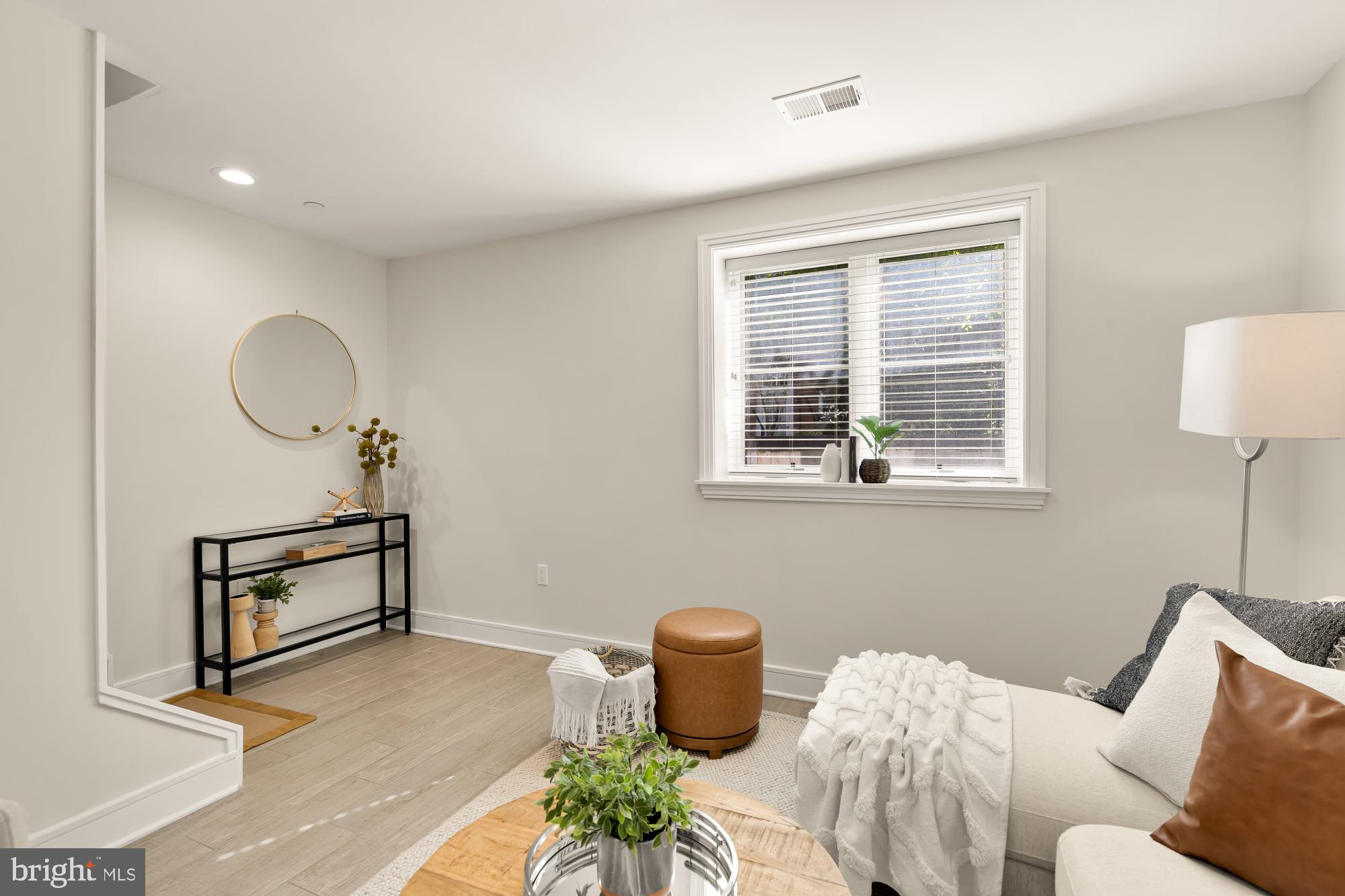 415 GUETHLER'S WAY SE