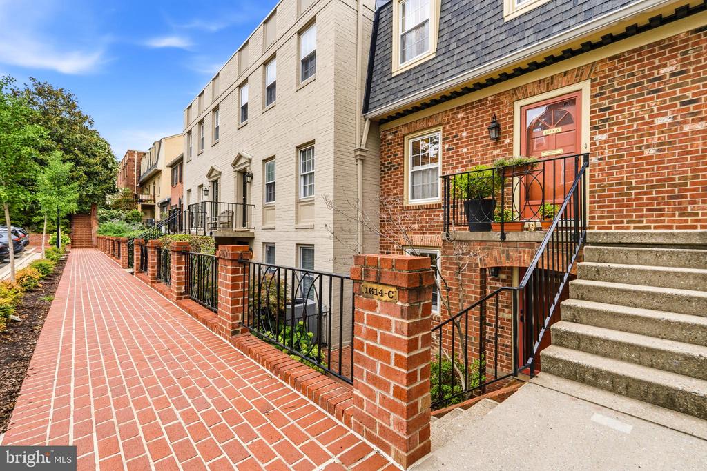 1614 BEEKMAN PLACE NW Unit: C