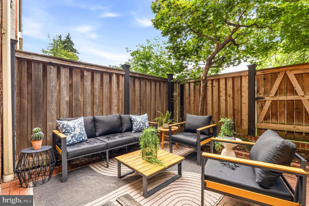 1614 BEEKMAN PLACE NW Unit: C