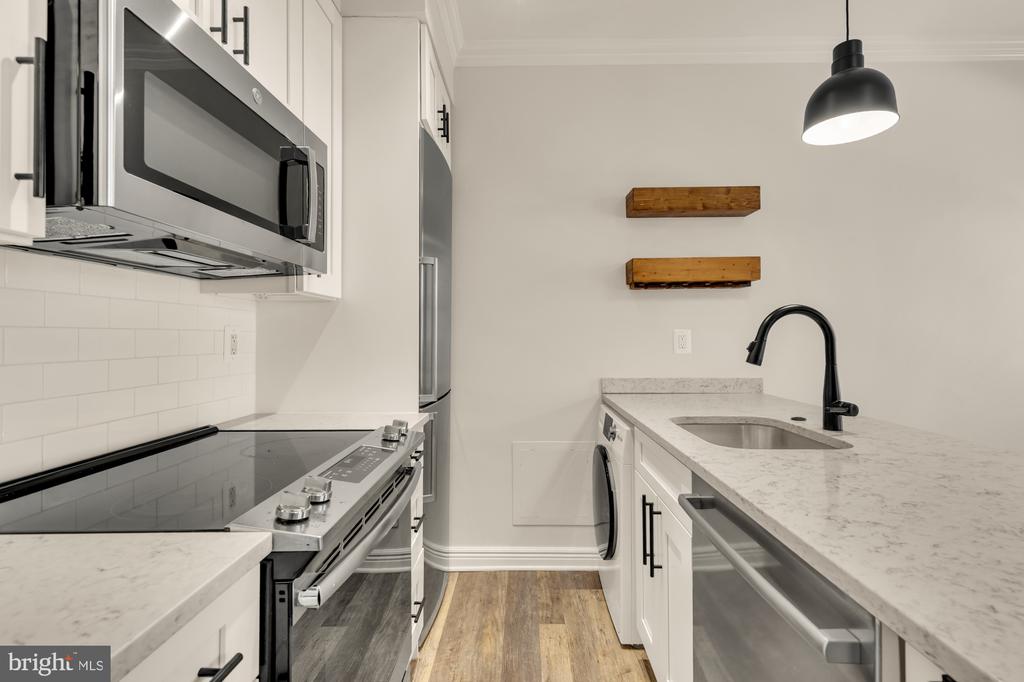 1121 24TH STREET NW Unit: 209