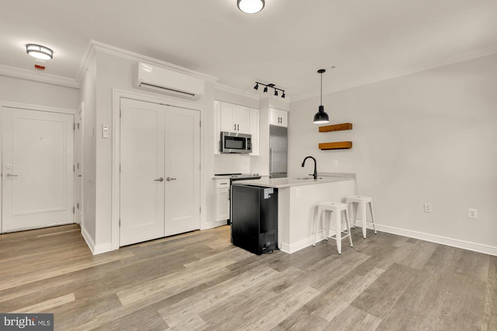 1121 24TH STREET NW Unit: 209