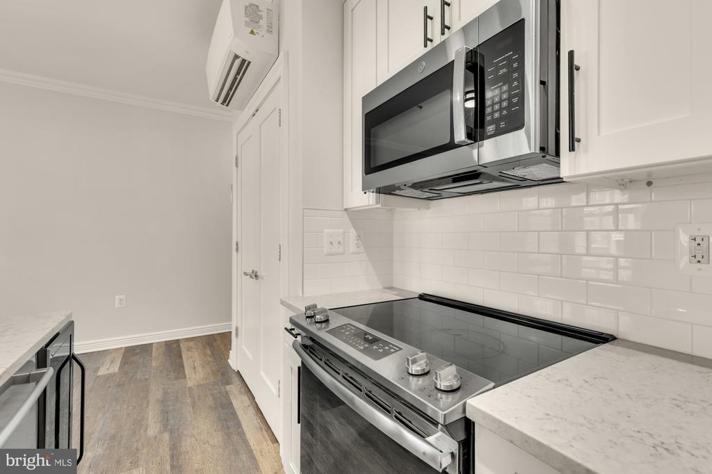 1121 24TH STREET NW Unit: 209