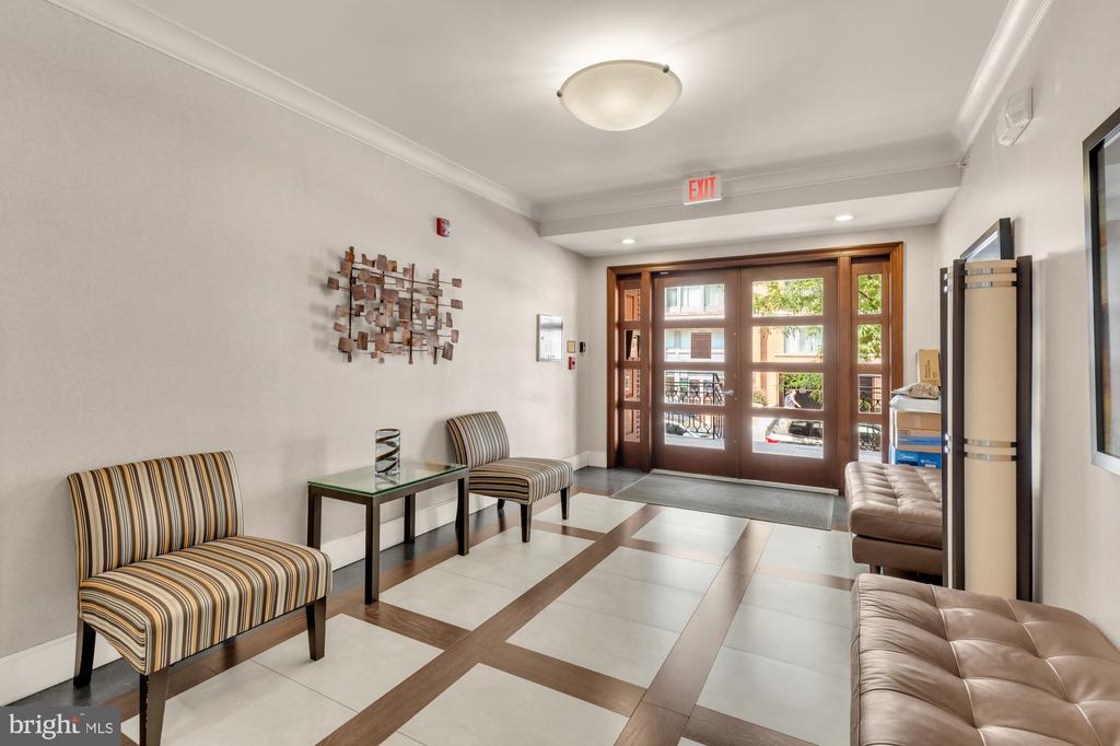 1121 24TH STREET NW Unit: 209