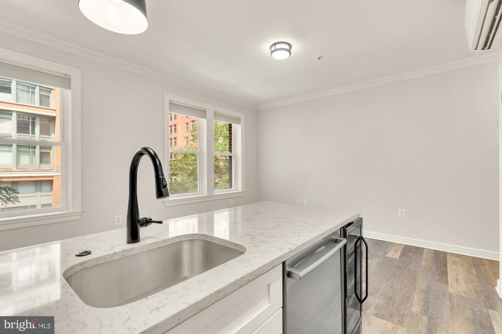 1121 24TH STREET NW Unit: 209