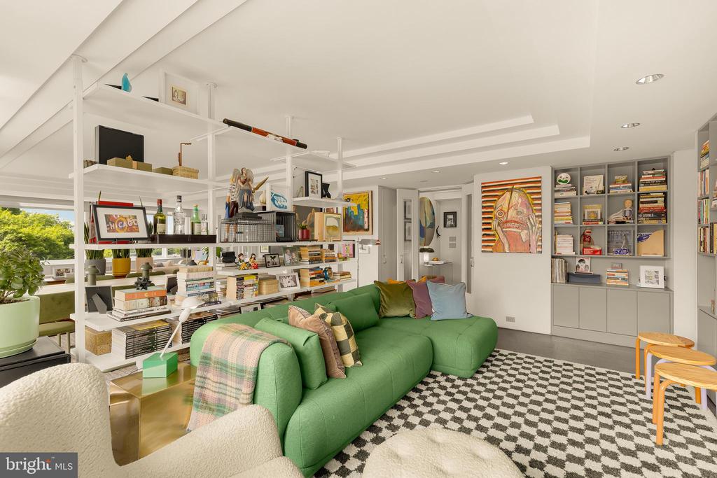 2475 VIRGINIA AVENUE NW Unit: 621