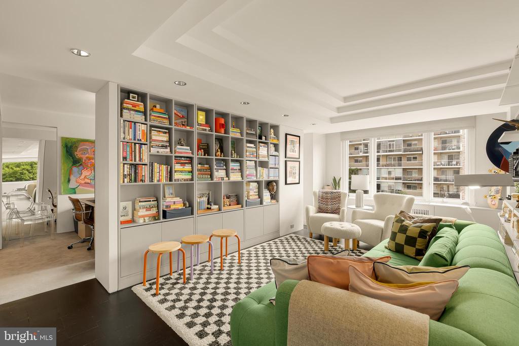 2475 VIRGINIA AVENUE NW Unit: 621