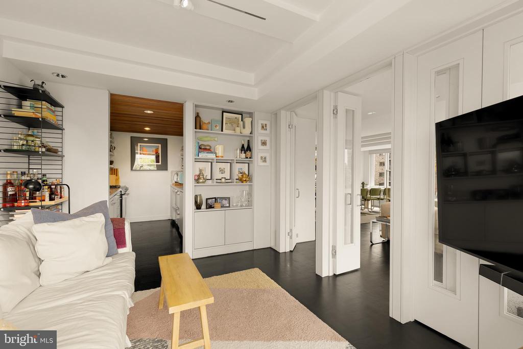 2475 VIRGINIA AVENUE NW Unit: 621