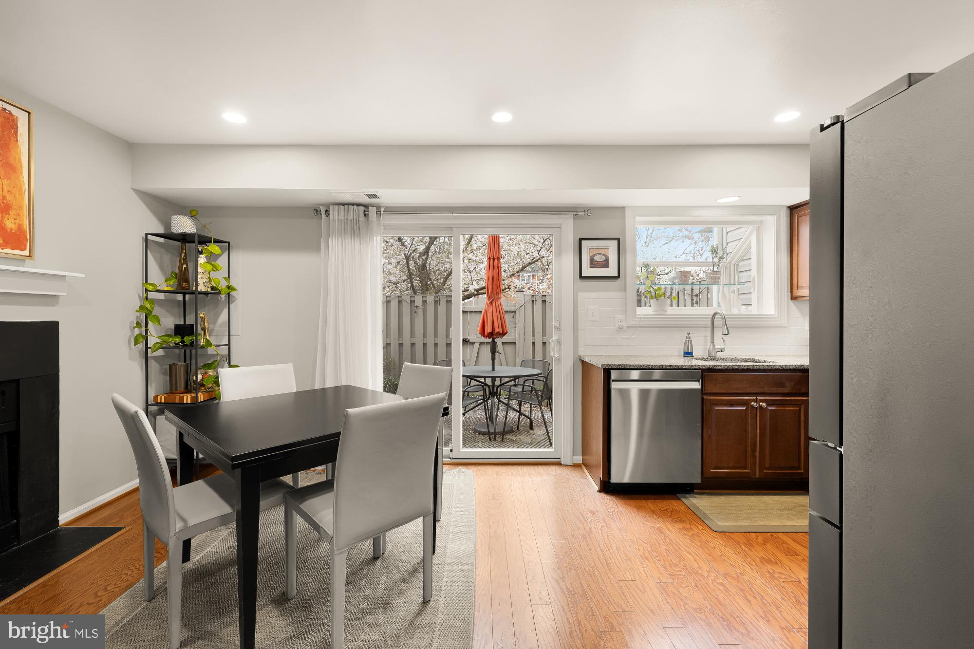 2433 S WALTER REED DRIVE 18-1