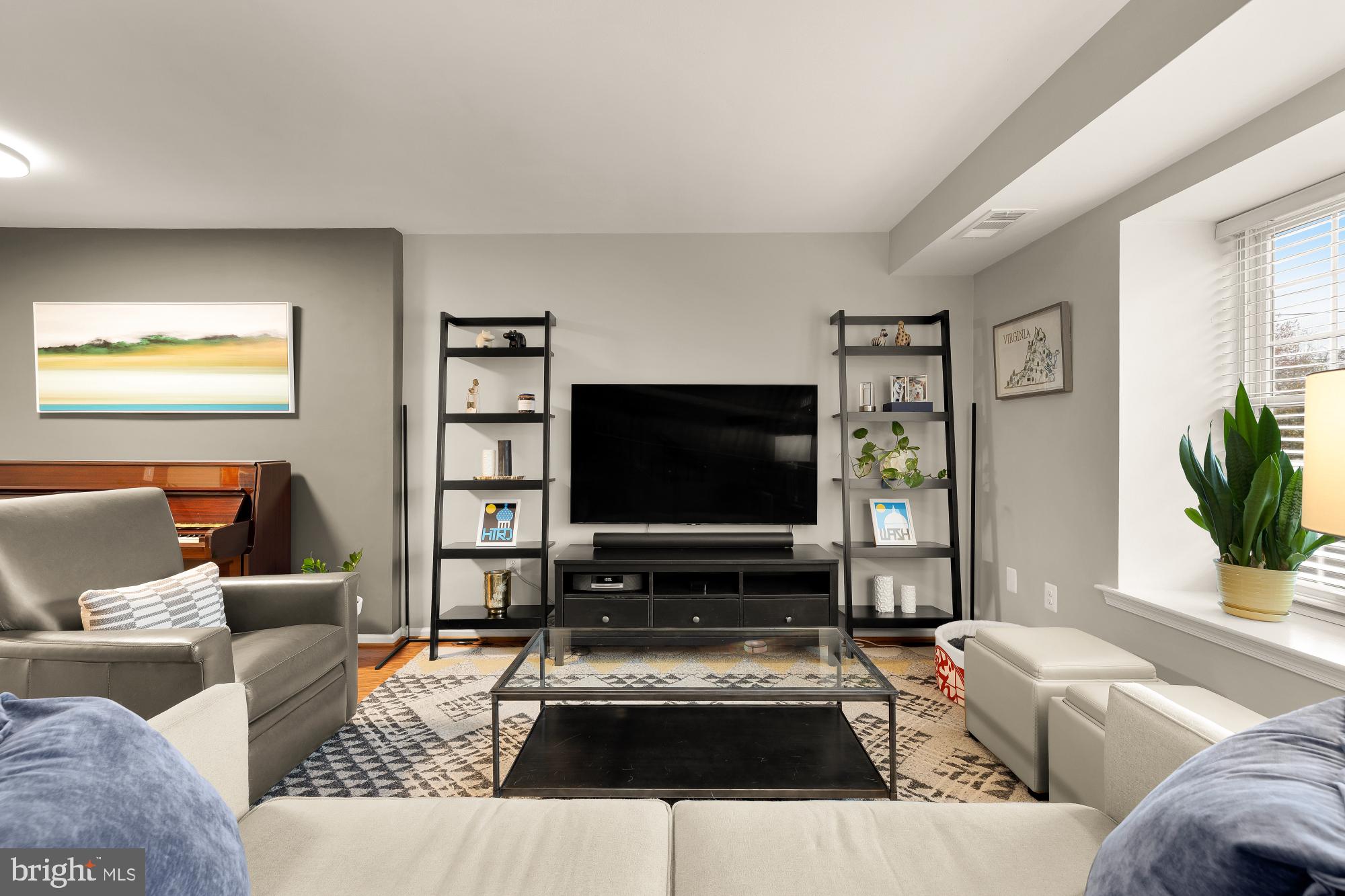 2433 S WALTER REED DRIVE 18-1