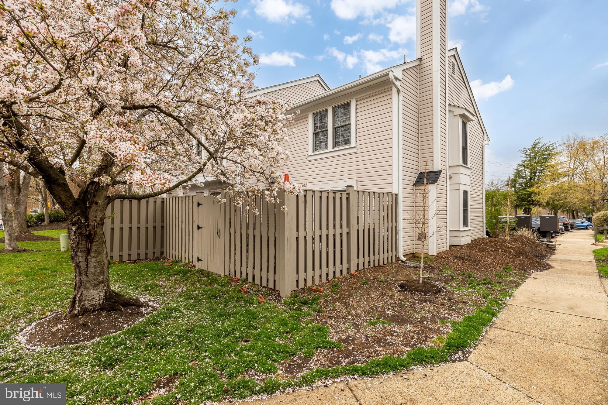 2433 S WALTER REED DRIVE 18-1