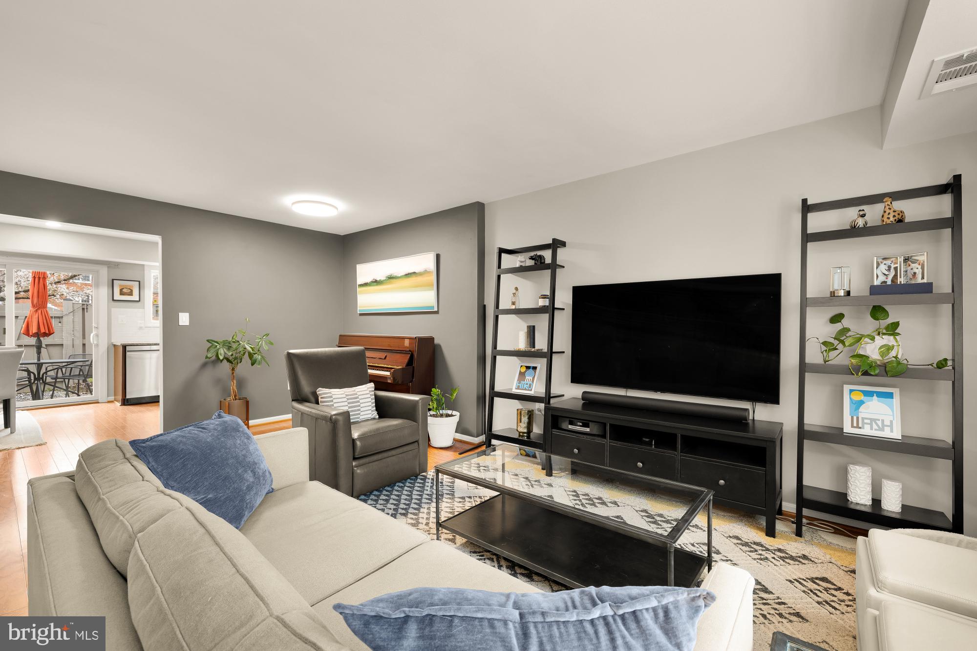 2433 S WALTER REED DRIVE 18-1